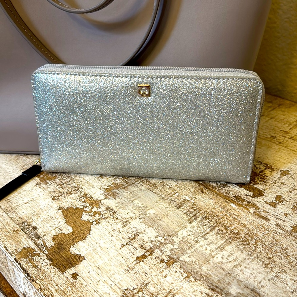 NWOT Kate Spade Burgess Court Glitter Silver continental zip around Wallet